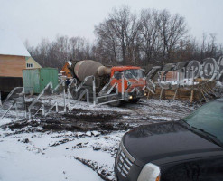 Широкий дом в лесу