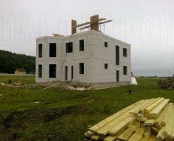 Не маленький дом