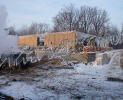 Широкий дом в лесу