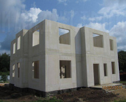 Дом облицован плиткой