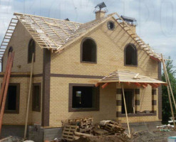 Строим коттедж с мансардой, эркером и мягкой кровлей