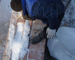 Широкий дом в лесу