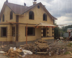 Строим коттедж с мансардой, эркером и мягкой кровлей