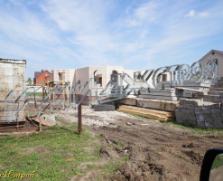 Коттедж с двумя эркерами 