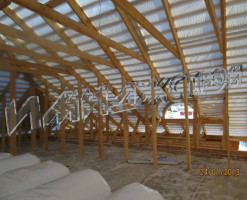 Широкий дом в лесу