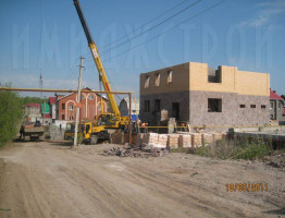 Коттедж с навесом в Уфе