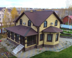 Строим коттедж с мансардой, эркером и мягкой кровлей