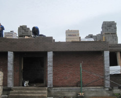 Коттедж в тёмных тонах