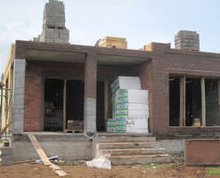 Коттедж в тёмных тонах