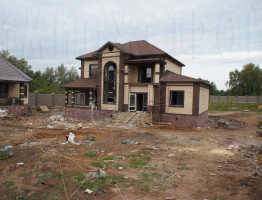 Строительство большого дома с цоколем Строительство большого дома с цоколем