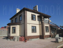 Строительство большого дома с цоколем Строительство большого дома с цоколем