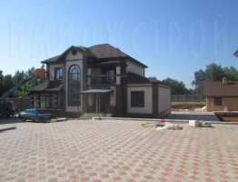 Строительство большого дома с цоколем Строительство большого дома с цоколем