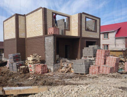 Красивый коттедж с гаражом Красивый коттедж с гаражом