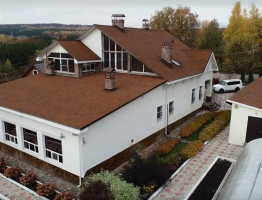 Дом с бассейном