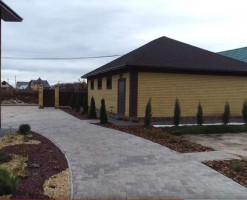 Коттедж в тёмных тонах