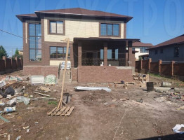 Красивый коттедж с гаражом Красивый коттедж с гаражом