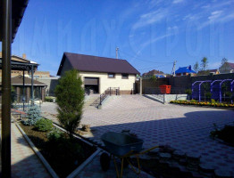 Строительство большого дома с цоколем Строительство большого дома с цоколем