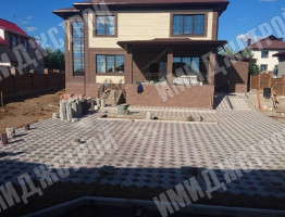 Красивый коттедж с гаражом Красивый коттедж с гаражом