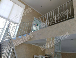 Красивый коттедж с гаражом Красивый коттедж с гаражом