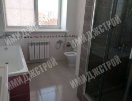 Красивый коттедж с гаражом Красивый коттедж с гаражом