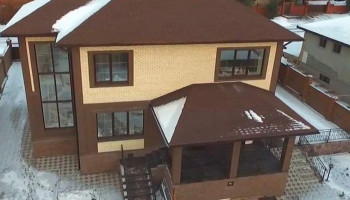 Красивый коттедж с гаражом