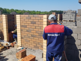 Красивый коттедж с мансардой