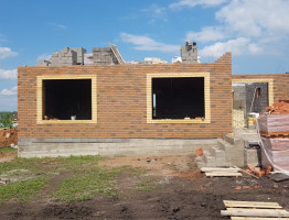 Красивый коттедж с мансардой