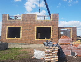 Красивый коттедж с мансардой