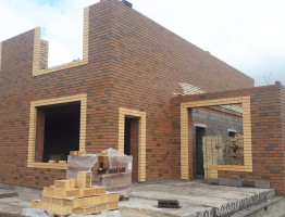 Красивый коттедж с мансардой