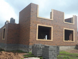 Красивый коттедж с мансардой