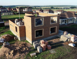 Красивый коттедж с мансардой