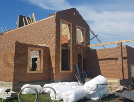 Красивый коттедж с мансардой