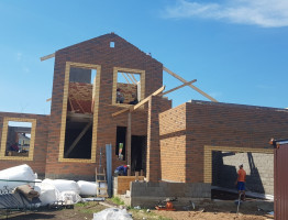 Красивый коттедж с мансардой