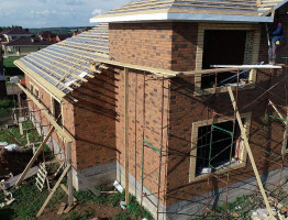 Красивый коттедж с мансардой