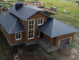 Красивый коттедж с мансардой