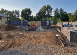 Коттедж с плоской кровлей в стиле "хай-тек"