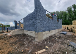 Коттедж с плоской кровлей в стиле "хай-тек"