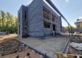 коттедж серый кирпич