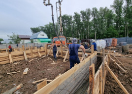 Коттедж с плоской кровлей в стиле "хай-тек"